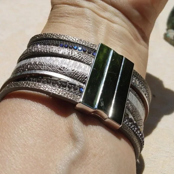 NWOT Multi strand Bracelet With Magnetic Closure In Silver Tones - Picture 6 of 6